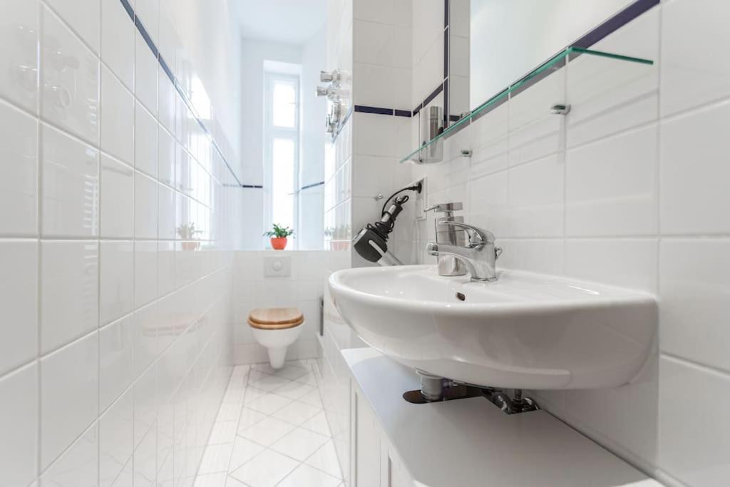 Zentrale Altbauwohnung Im Helmholtzkiez 베를린 외부 사진
