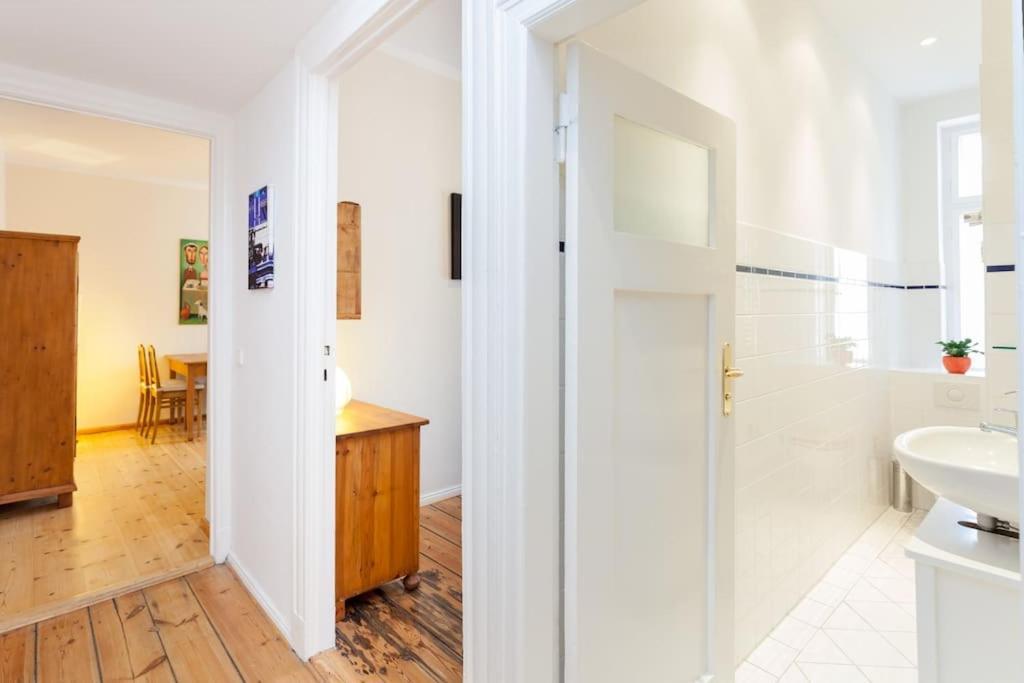 Zentrale Altbauwohnung Im Helmholtzkiez 베를린 외부 사진