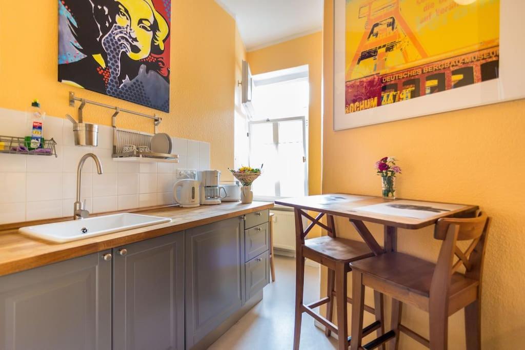 Zentrale Altbauwohnung Im Helmholtzkiez 베를린 외부 사진